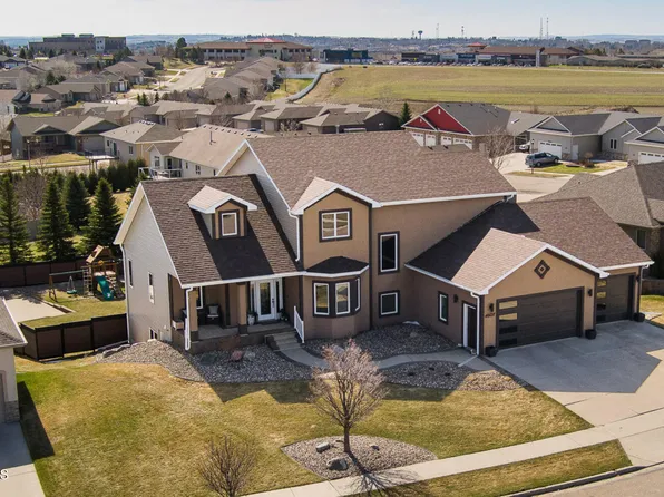 4607 Granite Dr, Bismarck, ND 58503