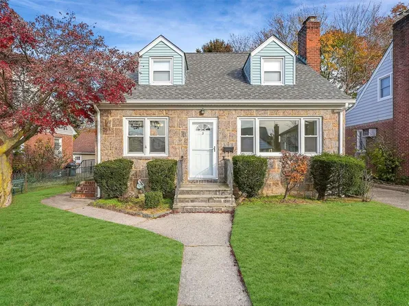 3 East Avenue, Glen Cove, NY 11542