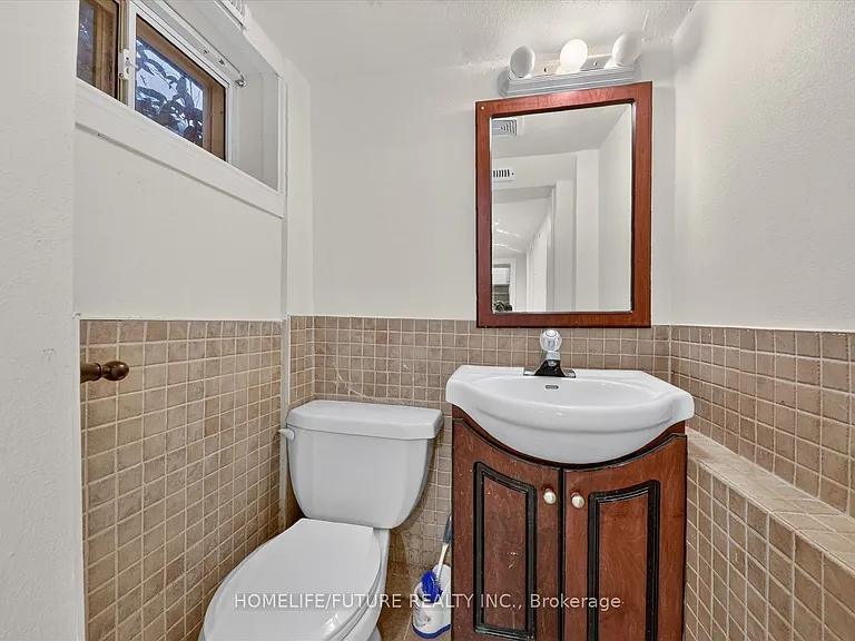 46 Stamford Sq N — Photo 32