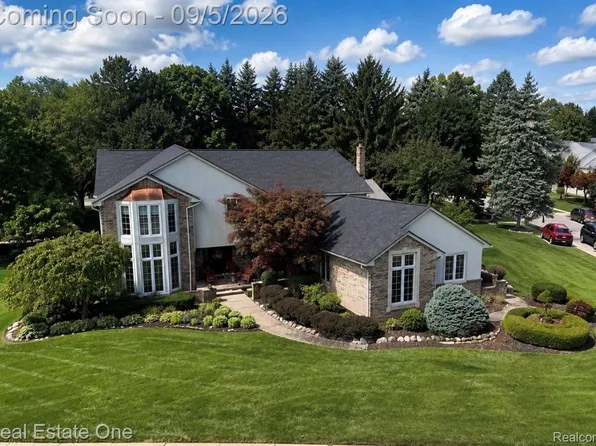 54737 Sherwood Ln, Shelby Township, MI 48315