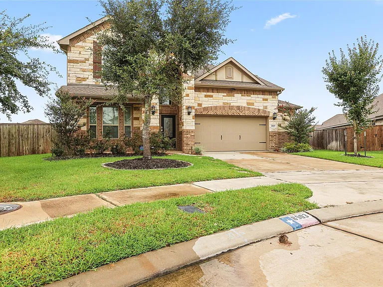 8903 Lost Castle Way — Photo 3
