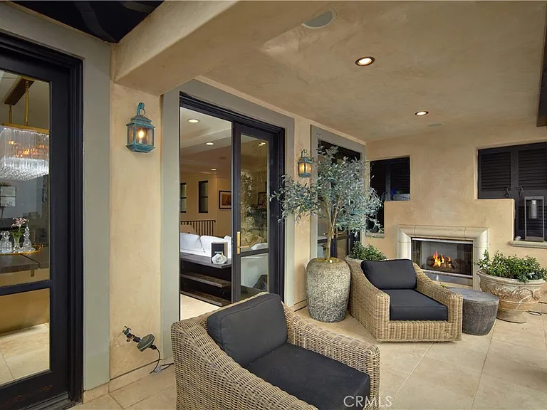 11 Emerald Bay — Photo 22