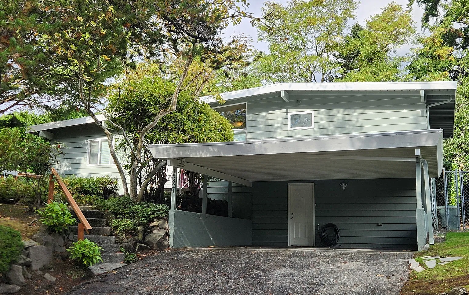4 bed, 2100 sqft, $4,050 — Photo 1