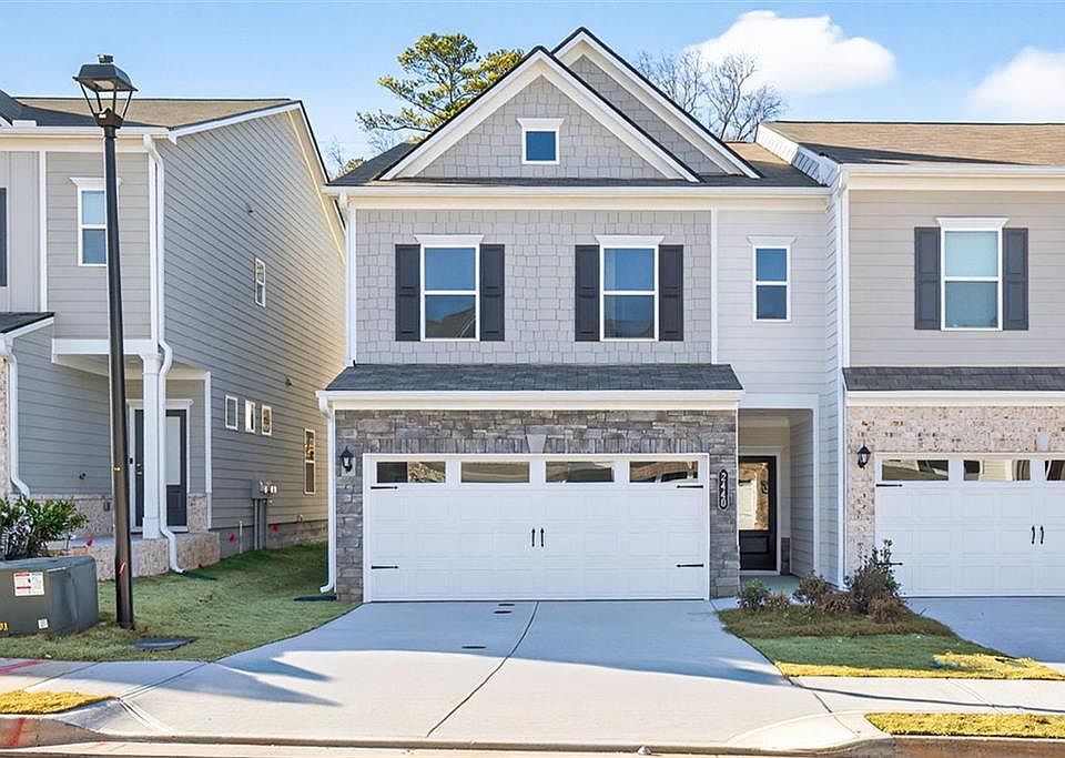 1st image of 2440 Ravencliff Dr