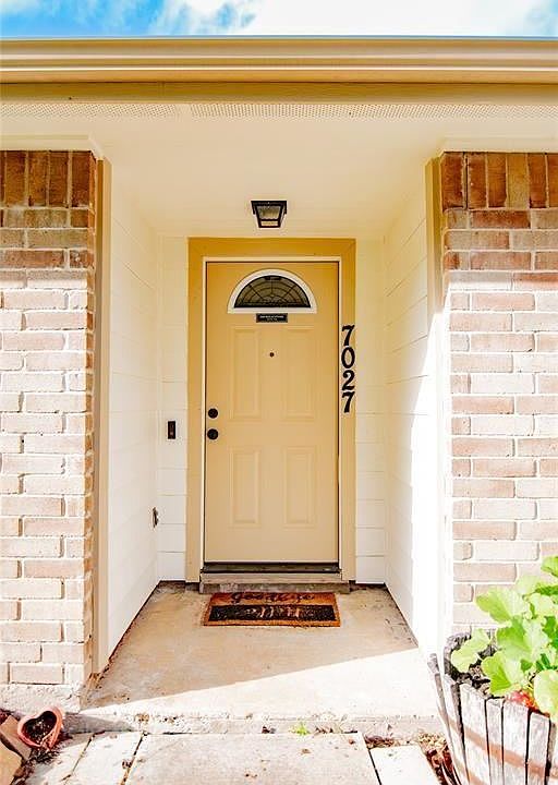 1st image of 7027 Buchanan Dr