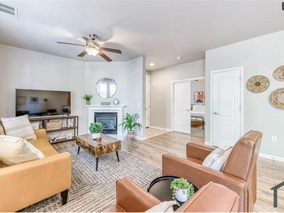 373 N Amedeo Ln, Clovis, CA, 93611