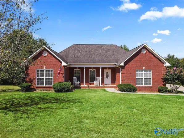 26 Cattle Dr, Hartselle, AL 35640