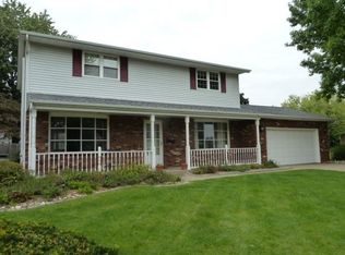 1801 Valencia Pl, Pekin, IL