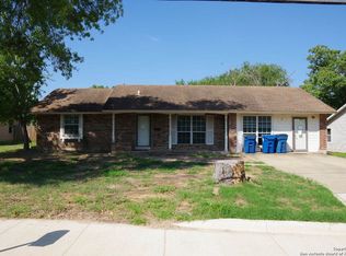 943 N Bryant St, Pleasanton, TX 78064