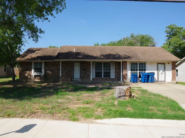 943 N BRYANT ST, Pleasanton, TX 78064