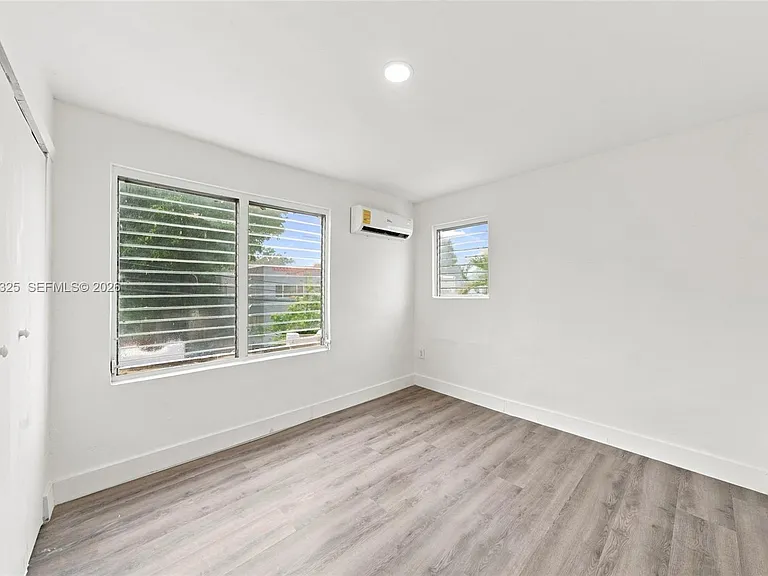 128 NW 9th Ave #2 — Photo 15