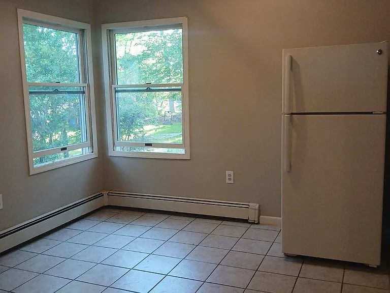 208 Oakmoor Ave #D1 — Photo 2