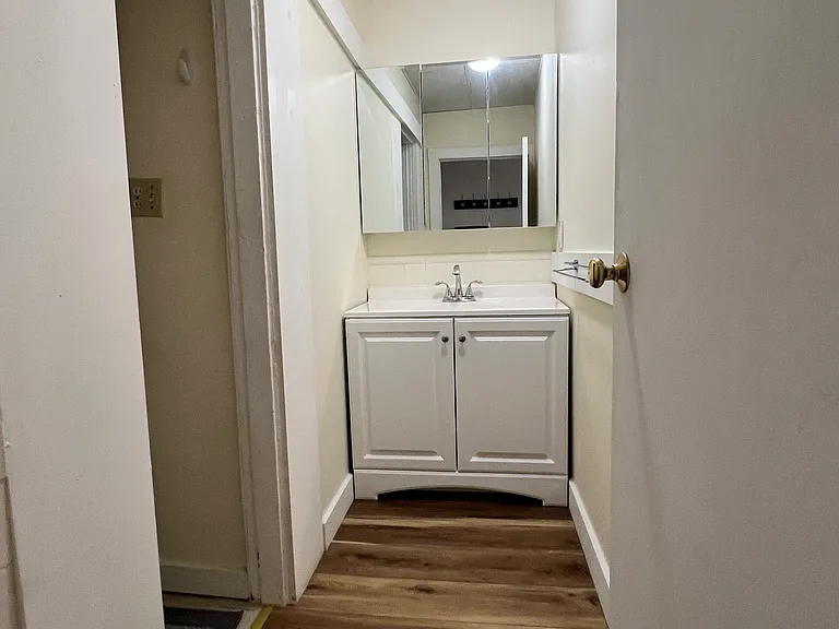 138 Hampshire St #2B — Photo 11