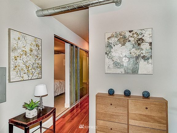 5th image of 530 Broadway Avenue E #303