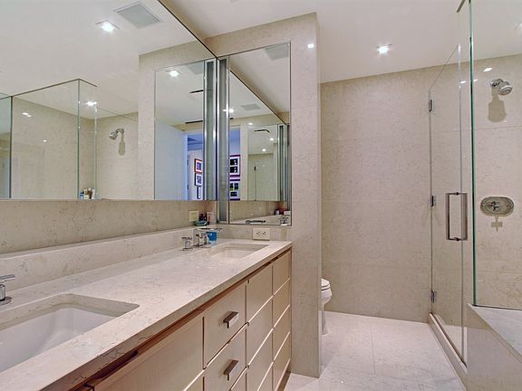 5th image of 170 E End Ave APT 6A