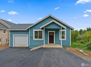 945 Barnhart St, Raymond, WA 98577