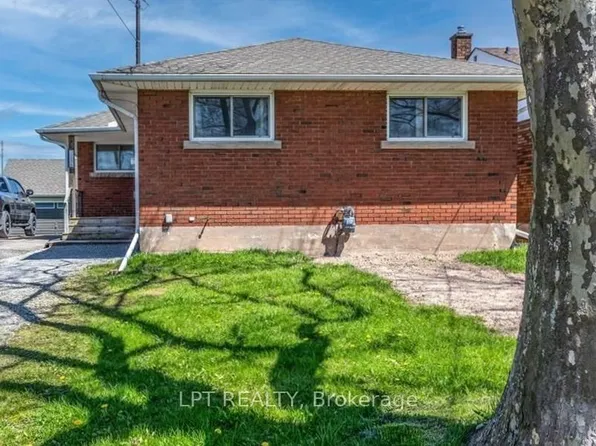 7156 Warden Ave, Niagara Falls, ON L2G 5P8