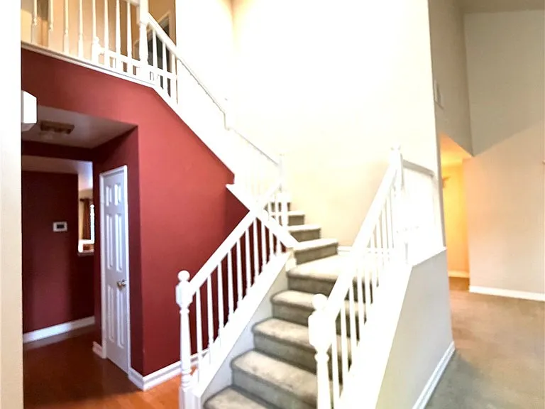 2812 W Pondera St — Photo 3