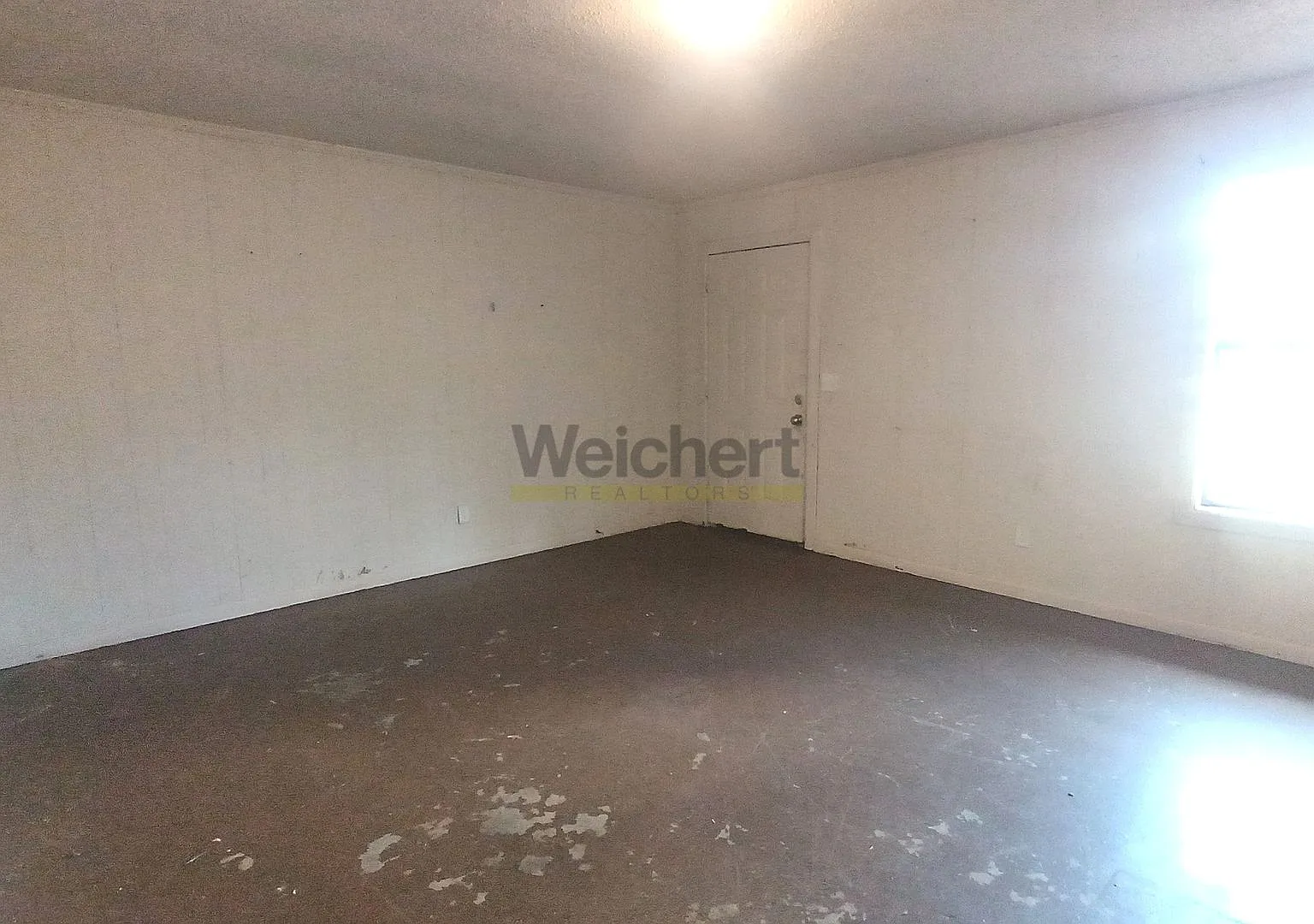 Comfortable & Convenient Living with Utilities Included — Photo 2