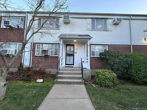 14-81 212 Street #270, Bayside, NY 11360