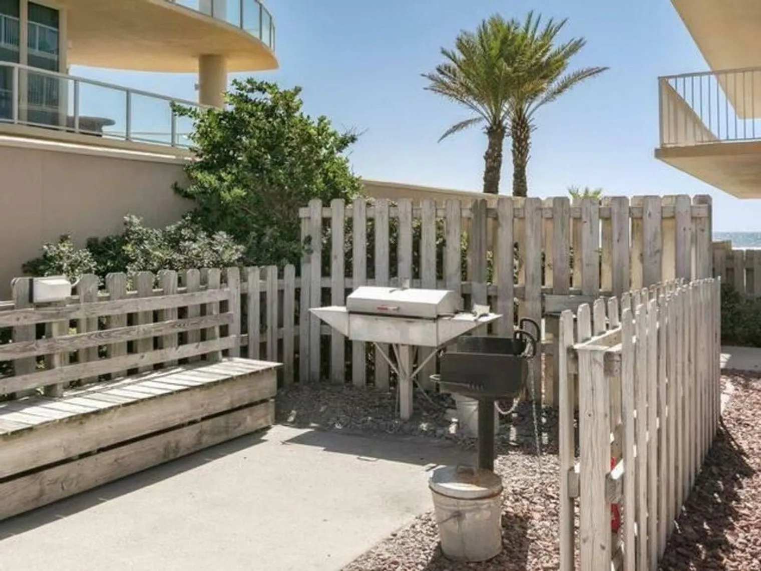 3 bed, 2.0 bath, 1345 sqft, $3,774 — Photo 3
