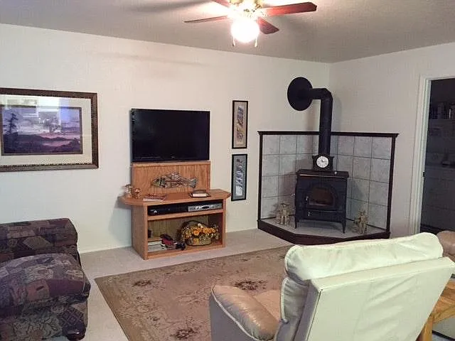 450 Endicott Dr — Photo 7