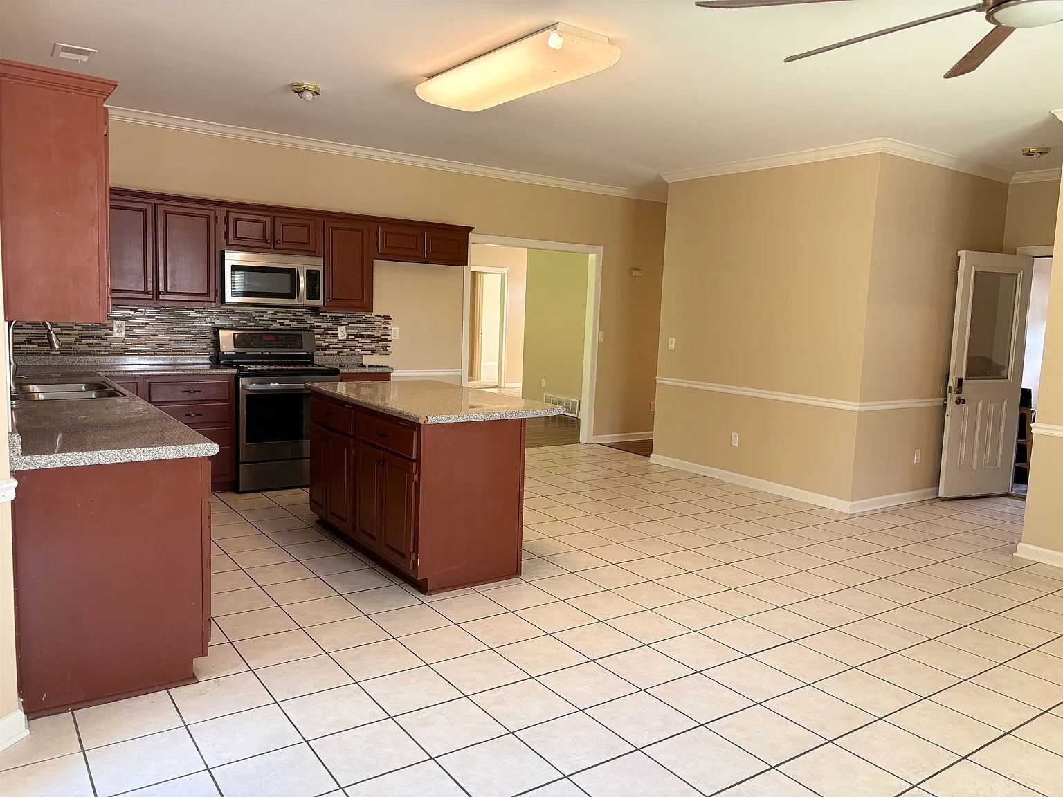 4 bed, 3.5 bath, 3097 sqft, $2,500 — Photo 3