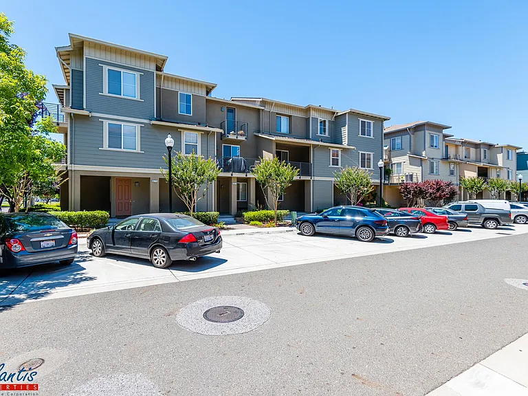887 Sakura Dr — Photo 1