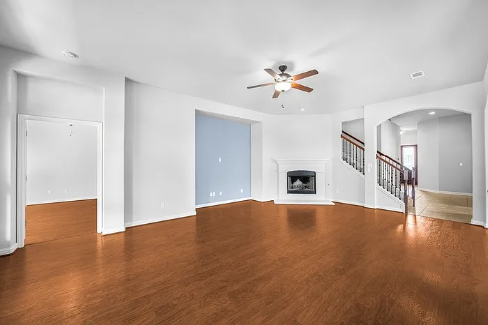 310 Bellagio Dr — Photo 10