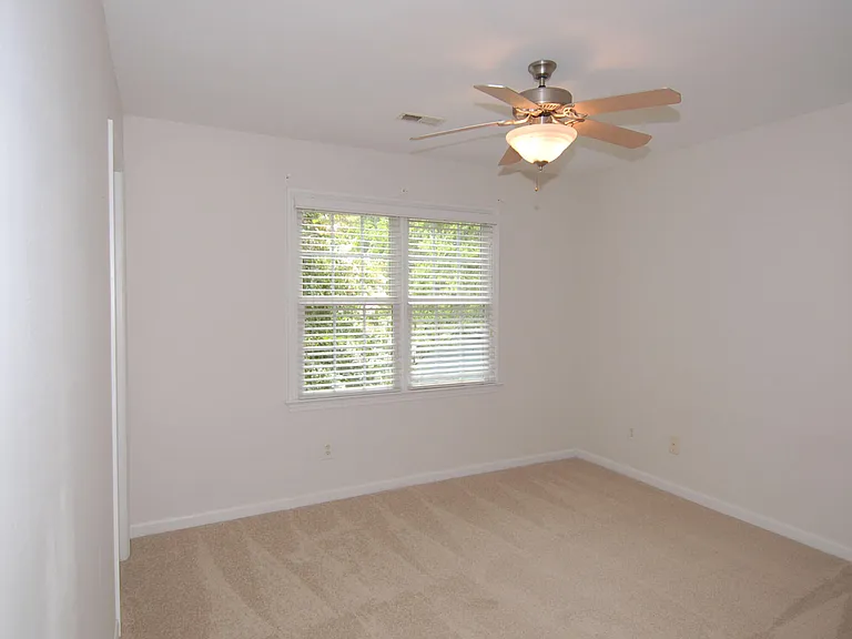 133 Old Grove Ln — Photo 9