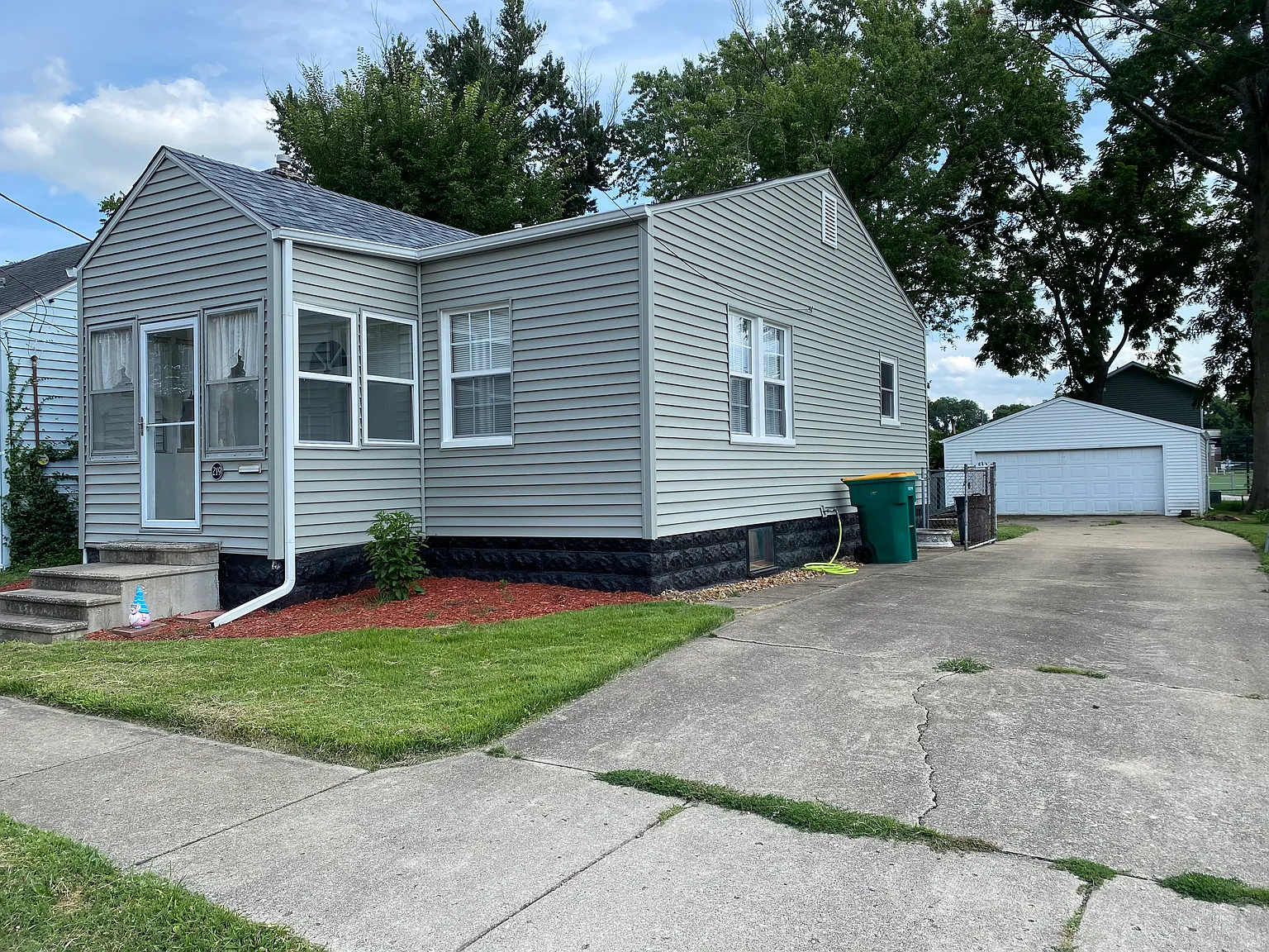2 bed, 924 sqft, $1,395 — Photo 2