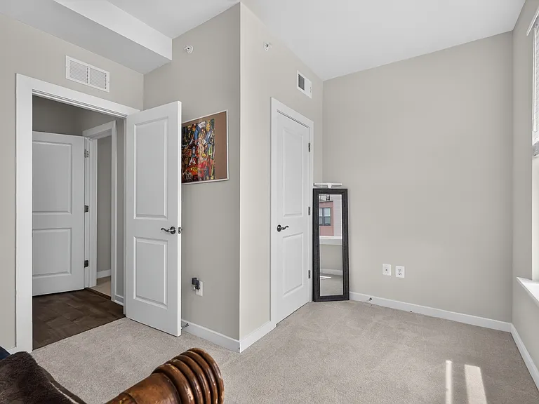 2554 Nicholson St — Photo 7