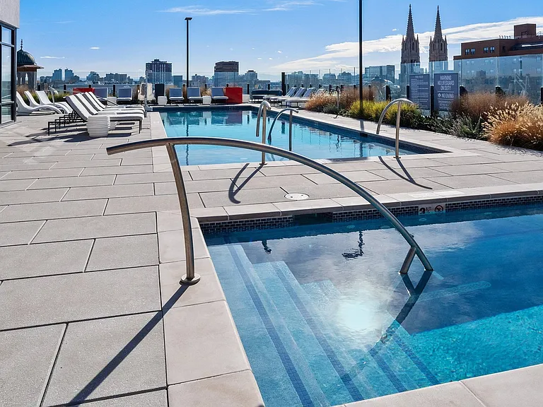 UptownDenver_amenity_rooftop pool (2)