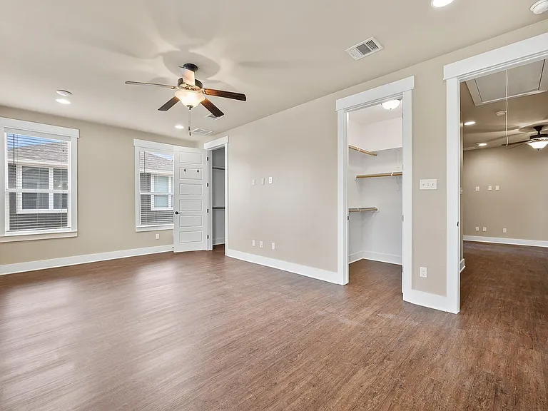 1704 Cedar Bend Dr #5B — Photo 15