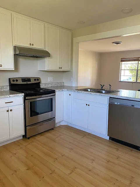 2 bed, 1000 sqft, $1,650 — Photo 2