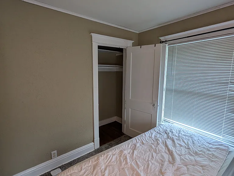 929 Riley St — Photo 24