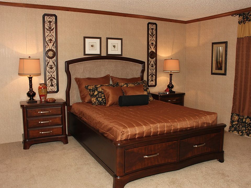 2nd image of 2101 Holiday Inn Dr