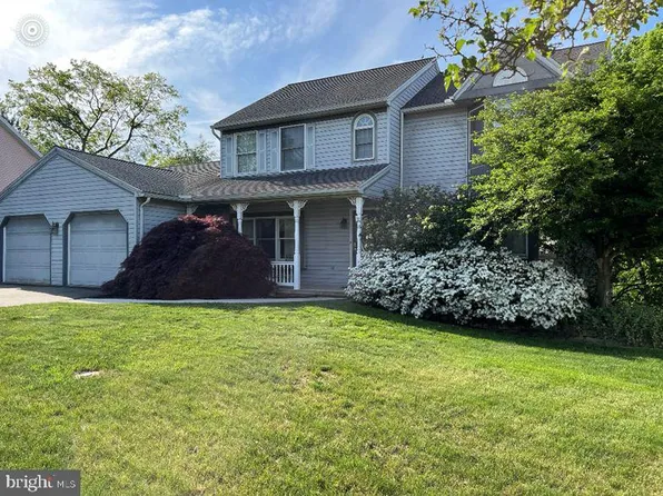 19 Windsor Way, Camp Hill, PA 17011