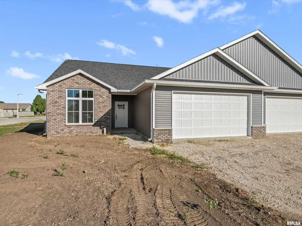 1720 Magnolia Dr, Chatham, IL 62629