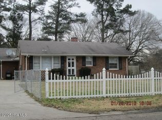 402 W Wilson St, Elm City, NC 27822