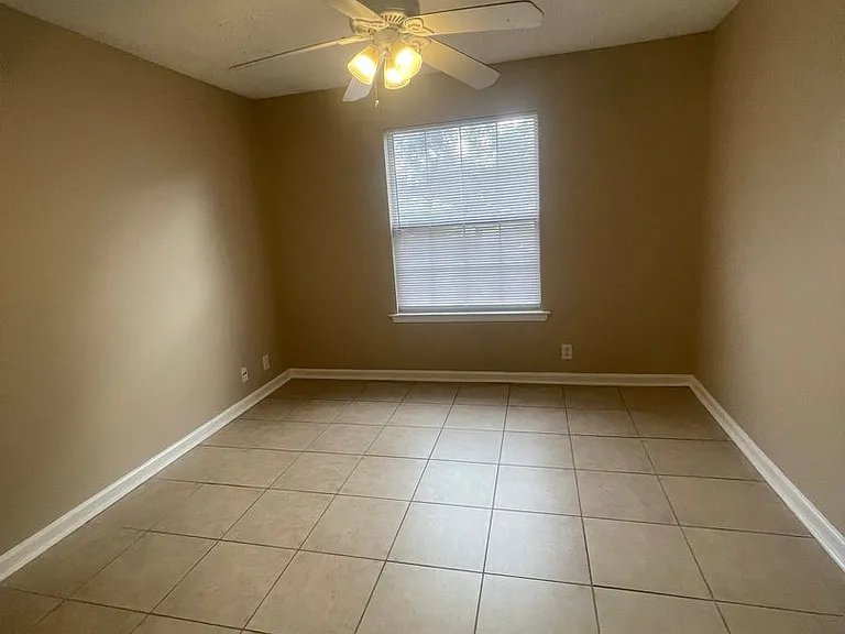 164 Leeswood Cir — Photo 15