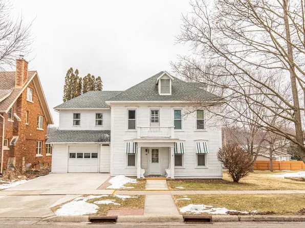 806 1st St, New Glarus, WI 53574