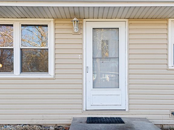 2nd image of 1312 E Valley Shore Dr