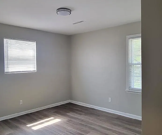 111 Bowman Ave #4 — Photo 3