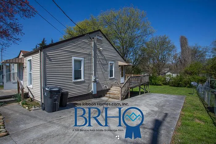 3213 Shields Ave — Photo 6