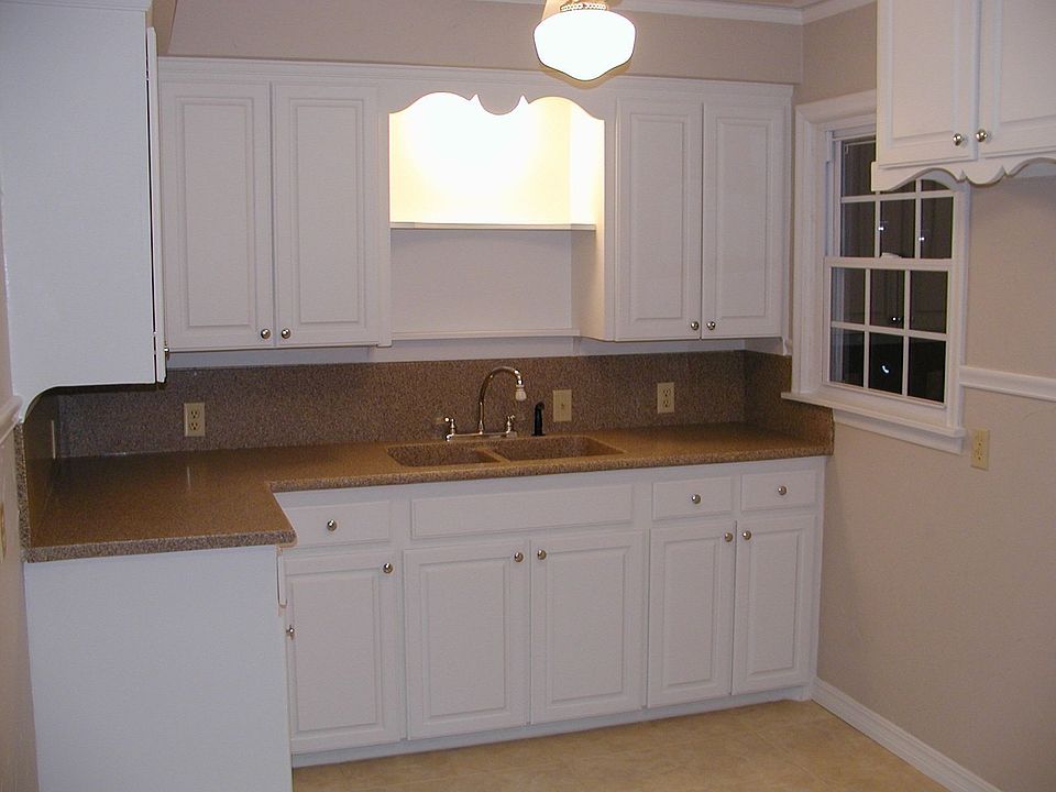 1st image of 301 E 12th Pl