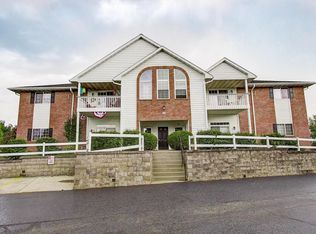 W241N2507 E Parkway Meadow Cir, Pewaukee, WI 53072