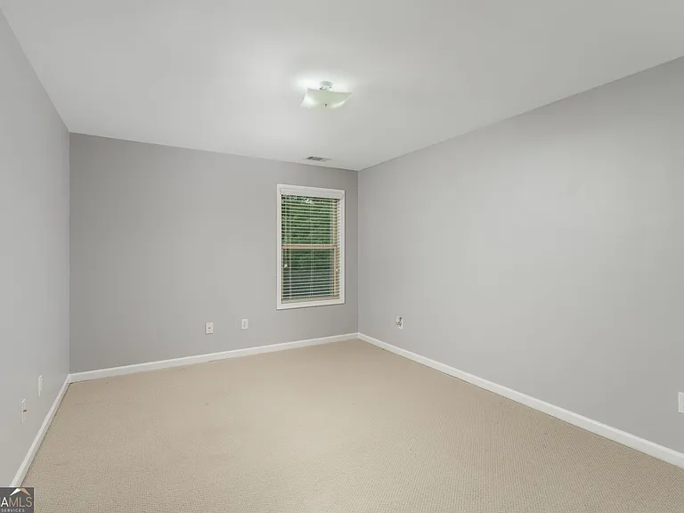 168 Summer Grove Ln — Photo 32