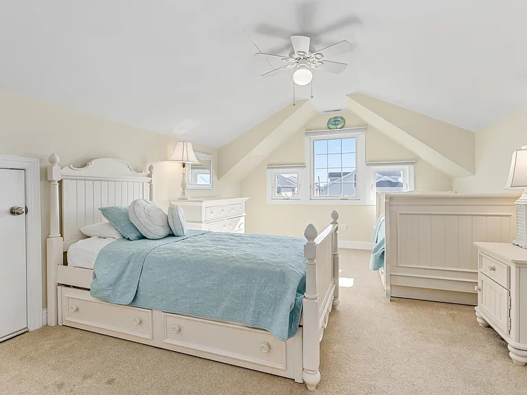 29 N Iroquois Ave #5/21-6/27 — Photo 31