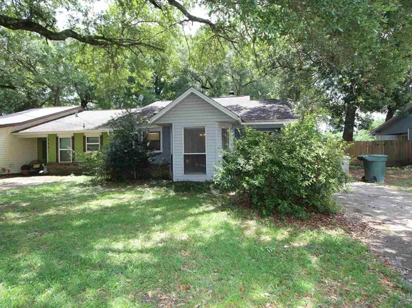 6201 Forest Pines Dr, Bellview, FL 32526